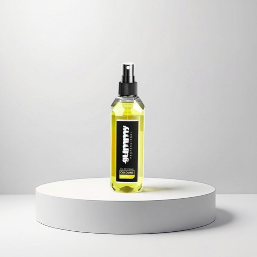 cosmetigo.be Gummy Professional Eau De Cologne Lemon 250ml, een verfrissende citrusgeur in een facetgeslepen sprayflacon.