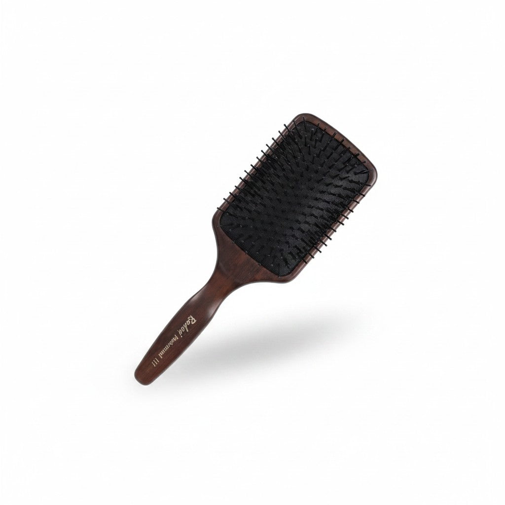 cosmetigo.be Rodeo Professional wooden paddle brush with black bristles and ergonomic handle, model 117.