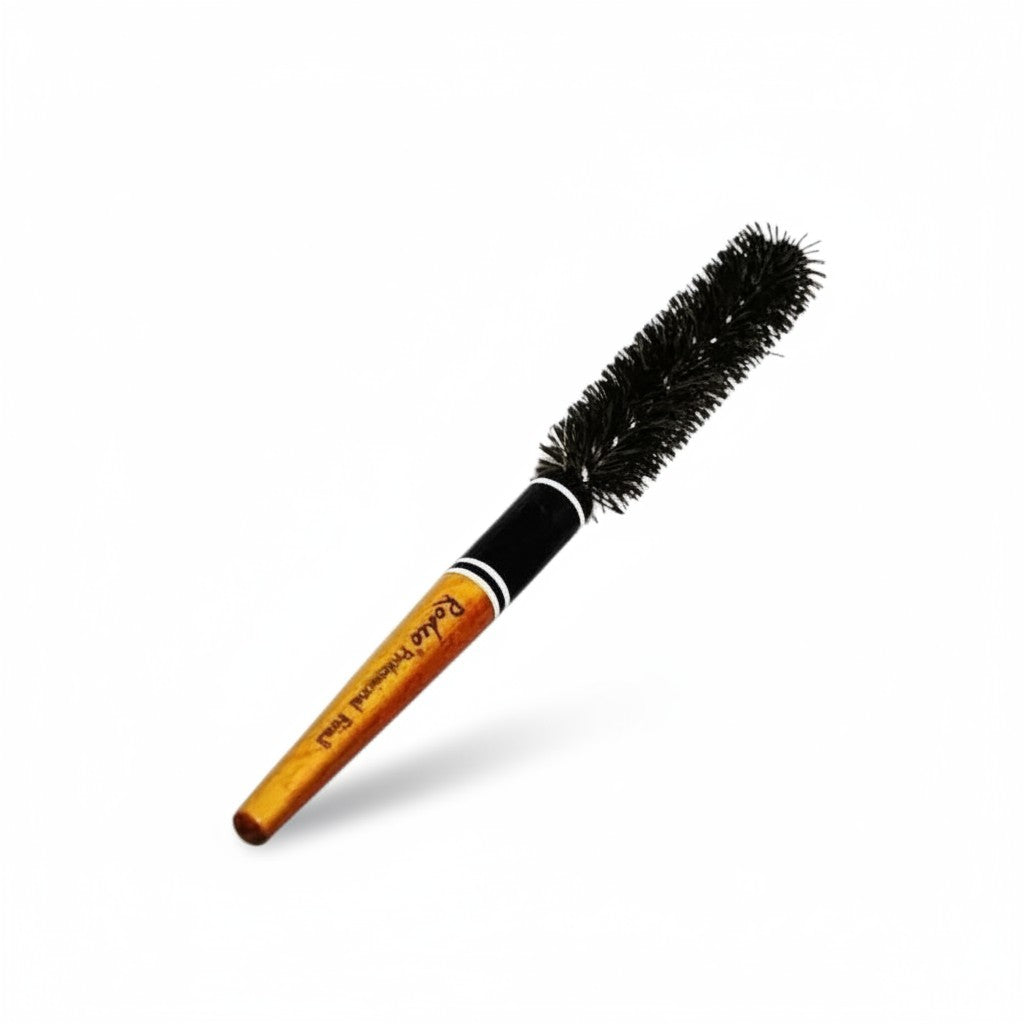 cosmetigo.be Rodeo Professional small round brush with black bristles and a lacquered wooden handle, ideal for styling short hair and creating volume.